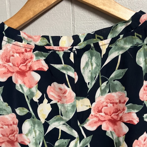Jodifl Floral Top Blouse Tank Large Navy & Pink NWT New with Tags - Picture 13 of 13